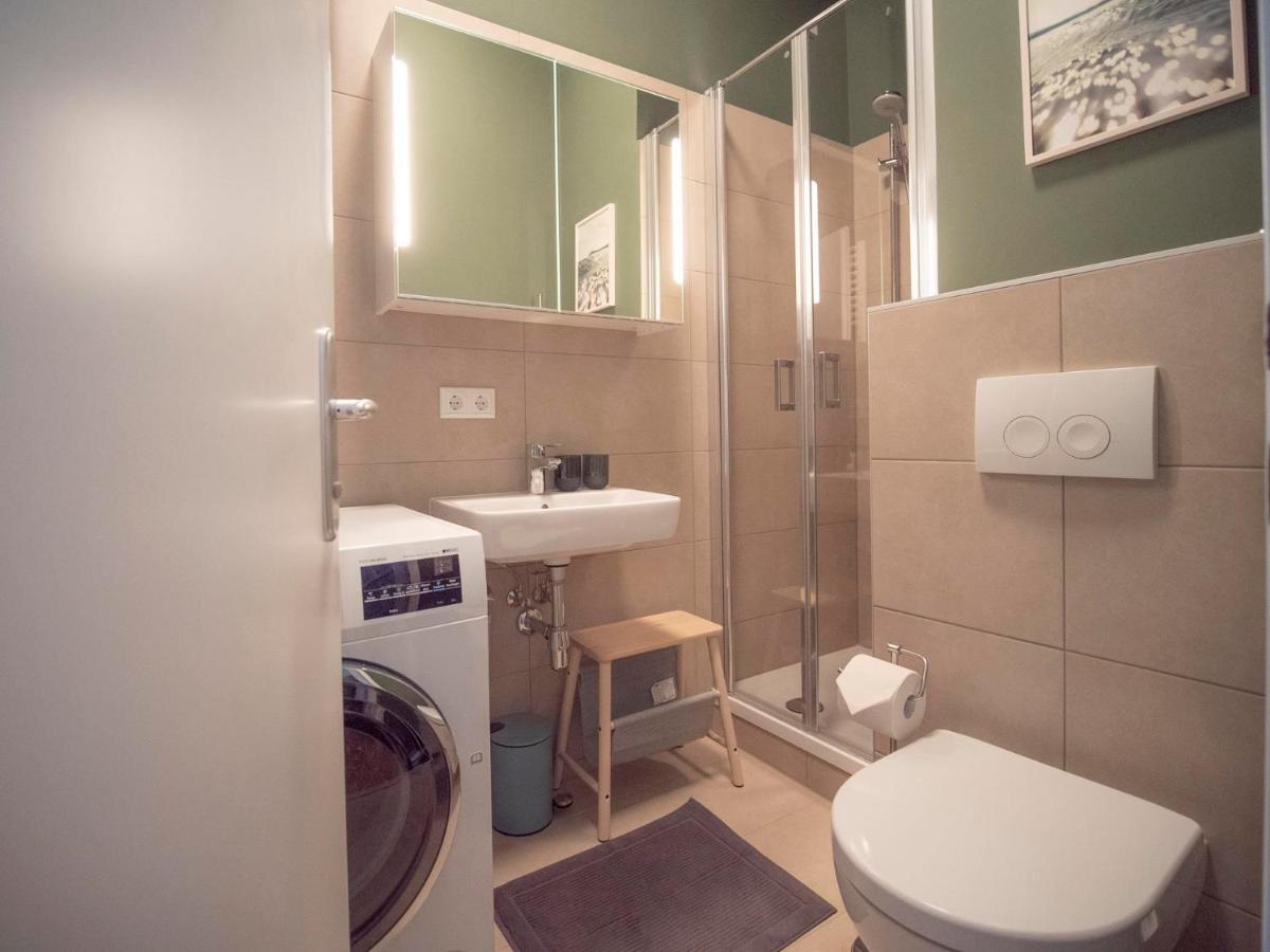 Flat-garden View - Beside Kf Uni – Parking Included Appartement *